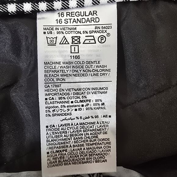 Old Navy Mid-Rise Pixie Black White Checkered Women's Pants 16 NWT - Picture 6 of 6